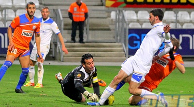 אוהד כהן מונע את השער השלישי (יניב גונן)