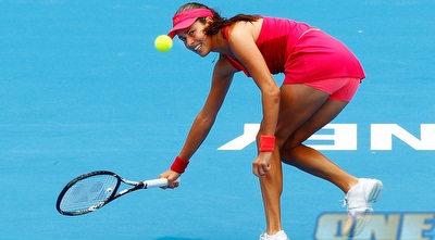 איבנוביץ´ שמחה למרות עוד כדור אבוד. הודחה כבר בסיבוב הראשון (רויטרס) איבנוביץ´ שמחה למרות עוד כדור אבוד. הודחה כבר בסיבוב הראשון (רויטרס)