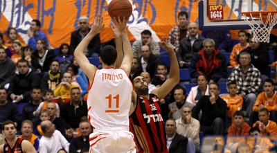 סולומון עולה על בראיין רנדל (יוסי ציפקיס)