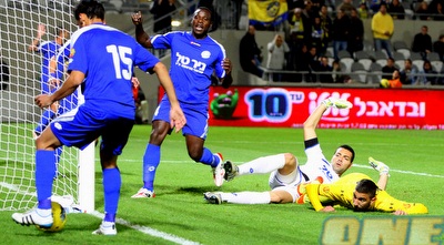 מונס דאבור מחמיץ (יניב גונן) מונס דאבור מחמיץ (יניב גונן)