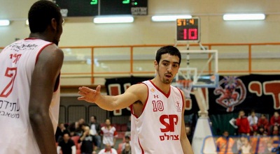 בר טימור. משחק מצוין שלו (משה חרמון)