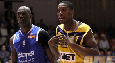 טזמין מיצ´ל לא מאמין ששרקו לו עבירה ´ (יוסי ציפקיס) טזמין מיצ´ל לא מאמין ששרקו לו עבירה ´ (יוסי ציפקיס)