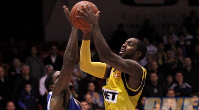 רון לואיס מעל סקין (יוסי ציפקיס) רון לואיס מעל סקין (יוסי ציפקיס)