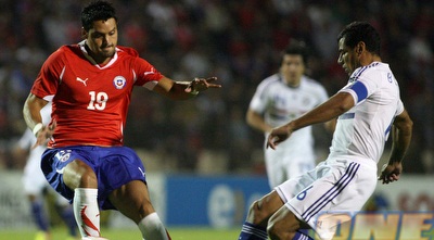 סבסטיאן פינטו במדי נבחרת צ´ילה. שלושער בבכורה שלו (רויטרס)