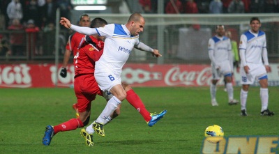 גזל (עמית מצפה)