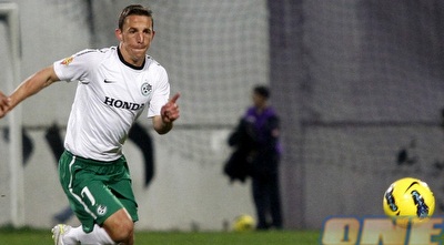 גוסטבו בוקולי במרדף אחר הכדור (יוסי ציפקיס)