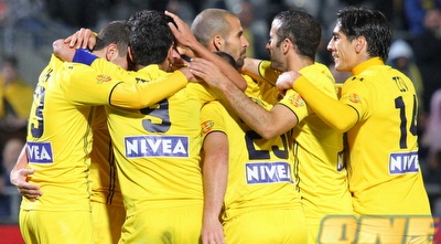 דאבור עם שאר השחקנים (שי לוי)