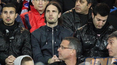 מרקו שולר ביציע. הפועל מתנהלת כמו מתנ&qout;ס שכונתי (משה חרמון)