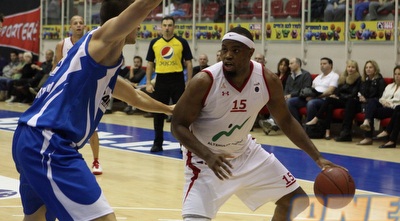 ג&acute;וזף ג&acute;ונס (עמית מצפה)