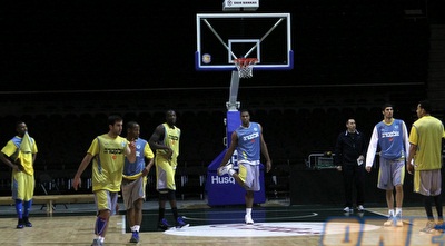 שחקני מכבי ת&qout;א בקובנה (עומר גבע, אתר מכבי ת&qout;א)