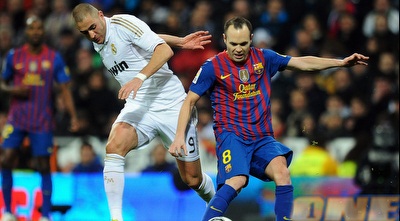 אינייסטה מול בנזמה. זכה למחמאות מווילשיר (GettyImages)