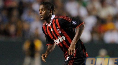 איקנדה במדי מילאן. מאדום-שחור לצהוב-שחור? (ONE)