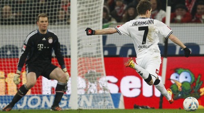 פטריק הרמן כובש את השני. מהלך גדול של גלדבאך (רויטרס)