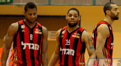 רנדל, מקיימי, סטרוברי (משה חרמון)