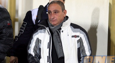 משה דמאיו. &qout;גם אותי ואת קשטן קיללו&qout; (משה חרמון)