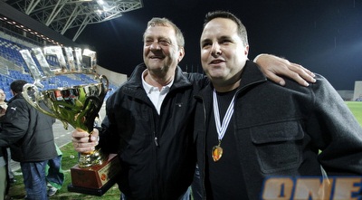 רן בן שמעון ואיזי שירצקי. הכל נרגע בק&qout;ש? (יוסי ציפקיס) רן בן שמעון ואיזי שירצקי. הכל נרגע בק&qout;ש? (יוסי ציפקיס)