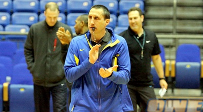 בלאט עם המשרוקית. יאלץ להסתדר ללא פניני (משה חרמון)