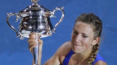 ויקטוריה אזרנקה והגביע (רויטרס)