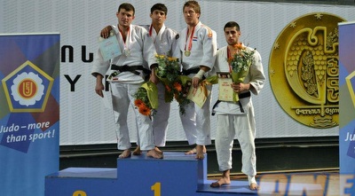 גולן פולק (הימני) עם מדליית הארד גולן פולק (הימני) עם מדליית הארד