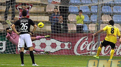 בועט שוב (משה חרמון) בועט שוב (משה חרמון)