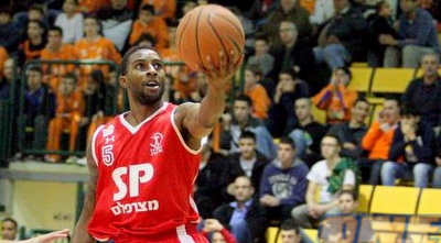 דמונטז סטיט. יכולת טובה שלו פתחה פער ברבע השני (משה חרמון) דמונטז סטיט. יכולת טובה שלו פתחה פער ברבע השני (משה חרמון)