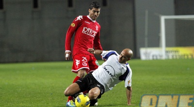 אייל שן לפני נאאל חוטבא (יוסי ציפקיס)