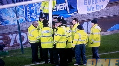 אוהד אברטון אזוק לקורה של ג´ו הארט (ONE)