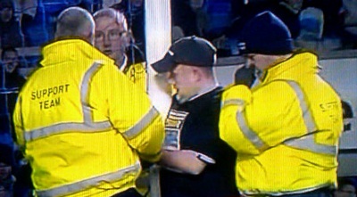 אוהד אברטון אזוק לקורה של ג´ו הארט (ONE)