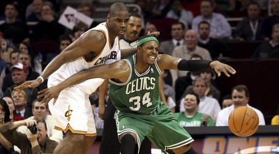 פול פירס מתאמץ. סיים עם 20 נקודות (רויטרס)