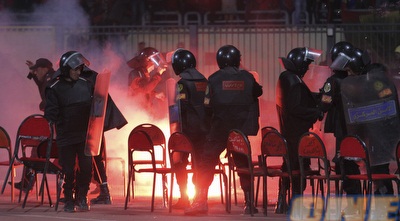 אנשי משטרה במשחק במצרים (רויטרס)