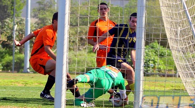 איתמר ישראלי מציל (יניב גונן)