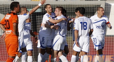 שחקני רמה&qout;ש חוגגים את היתרון (יוסי ציפקיס)