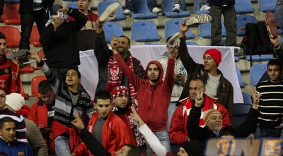 אוהדי סכנין מראים לבית&qout;ר מה הם חושבים (גיא בן זיו)