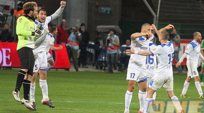 צדק ועמוס חוגגים. מישהו בכלל מסוגל לעצור אותם? (משה חרמון) צדק ועמוס חוגגים. מישהו בכלל מסוגל לעצור אותם? (משה חרמון)