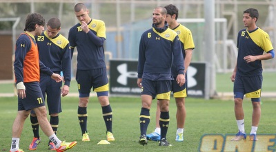 דור מיכה, גל אלברמן, האריס מדוניאנין, אלי זיזוב, מושיקו לוגסי (ליאור טימור)