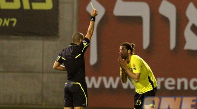 פרננדס רואה את הצהוב (שי לוי)