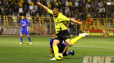 ערן לוי בועט לקורה (שי לוי)