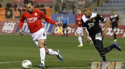 דינו אנדלובו רודף אחרי אבי יחיאל (יוסי ציפקיס) דינו אנדלובו רודף אחרי אבי יחיאל (יוסי ציפקיס)