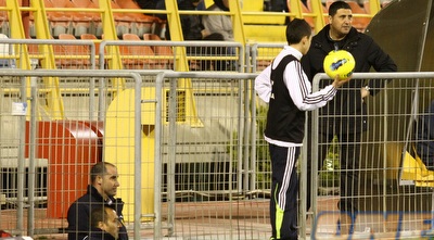 איציק קורנפיין ויובל נעים מתייעצים (שי לוי)