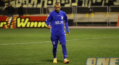 אבו ענזה לאחר ההחמצה (שי לוי)