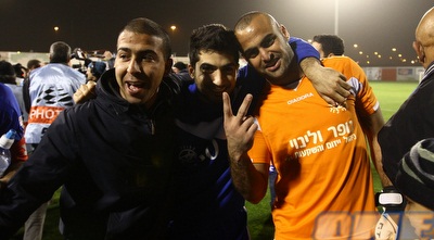 יוסף אזברגה, גיבור הפנדלים חוגג (שי לוי)