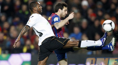 פברגאס מקדים את מיגלדבסרך לראשון של בארסה (רויטרס)