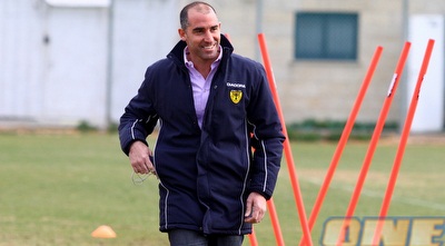 איציק קורנפיין. נפגש עם השחקנים ושומע את הדרישות (שי לוי)