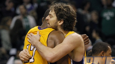 פאו גאסול ואנדרו ביינום חוגגים בבוסטון (רויטרס) פאו גאסול ואנדרו ביינום חוגגים בבוסטון (רויטרס)