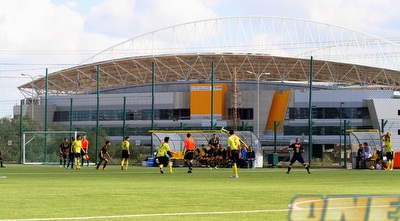 האצטדיון החדש בנתניה ברקע ההתמודדות (יניב גונן)