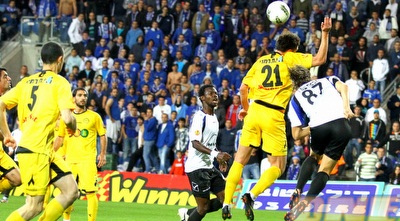 פביאן סטולר נוגח, סרגיי אלכסייב נוגע בידו? (שי לוי)