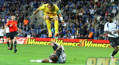 אחמד סבע קופץ מעל אוסטין אג´ידה (שי לוי)