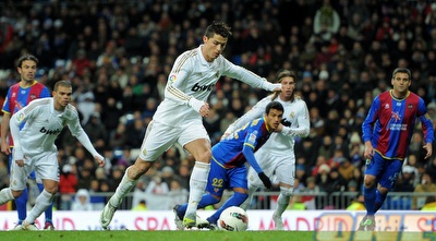 רונאלדו כובש (GettyImages)