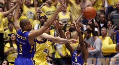 הנדריקס שומר על רוט (יוסי ציפקיס)