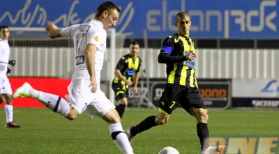 פאביצ´ביץ´ מרחיק את הכדור, בן שושן עוקב (יניב גונן)